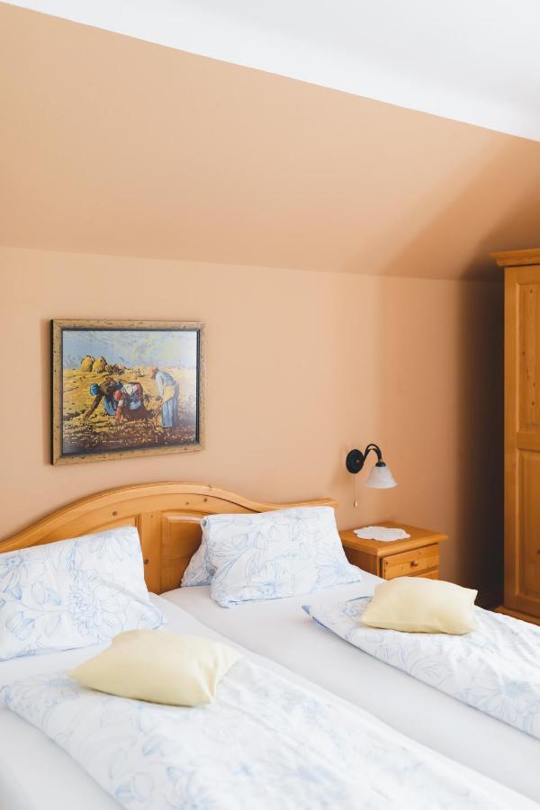Weingut Peter Grill Bed & Breakfast Leutschach Exterior photo